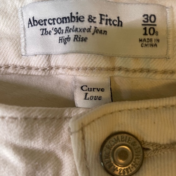 Abercrombie & Fitch - The 90s Relaxed Jean - High Rise - Picture 4 of 4
